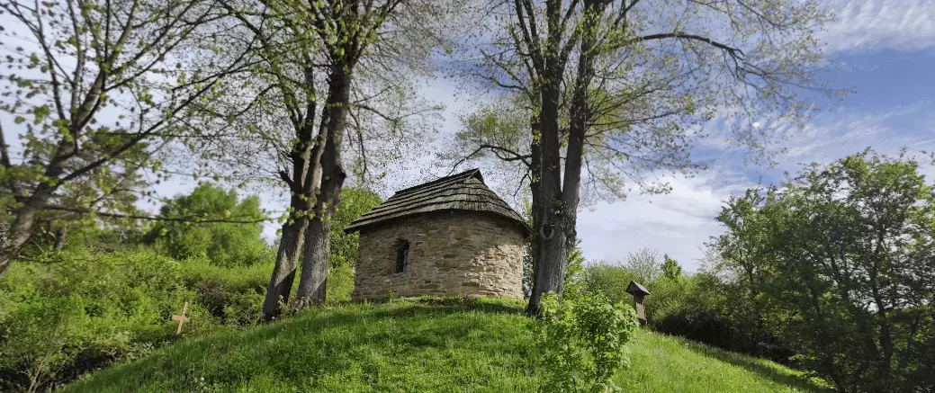 Kapliczka na Hrabie (na Skale) w Rajskiem