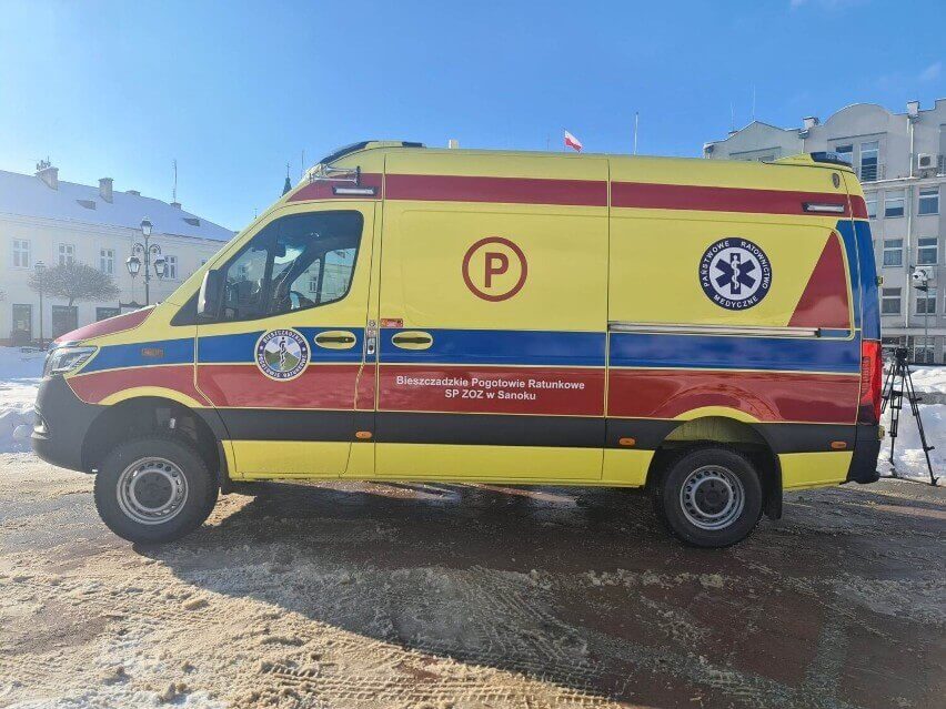 Nowy Ambulans ratunkowy w Komańczy