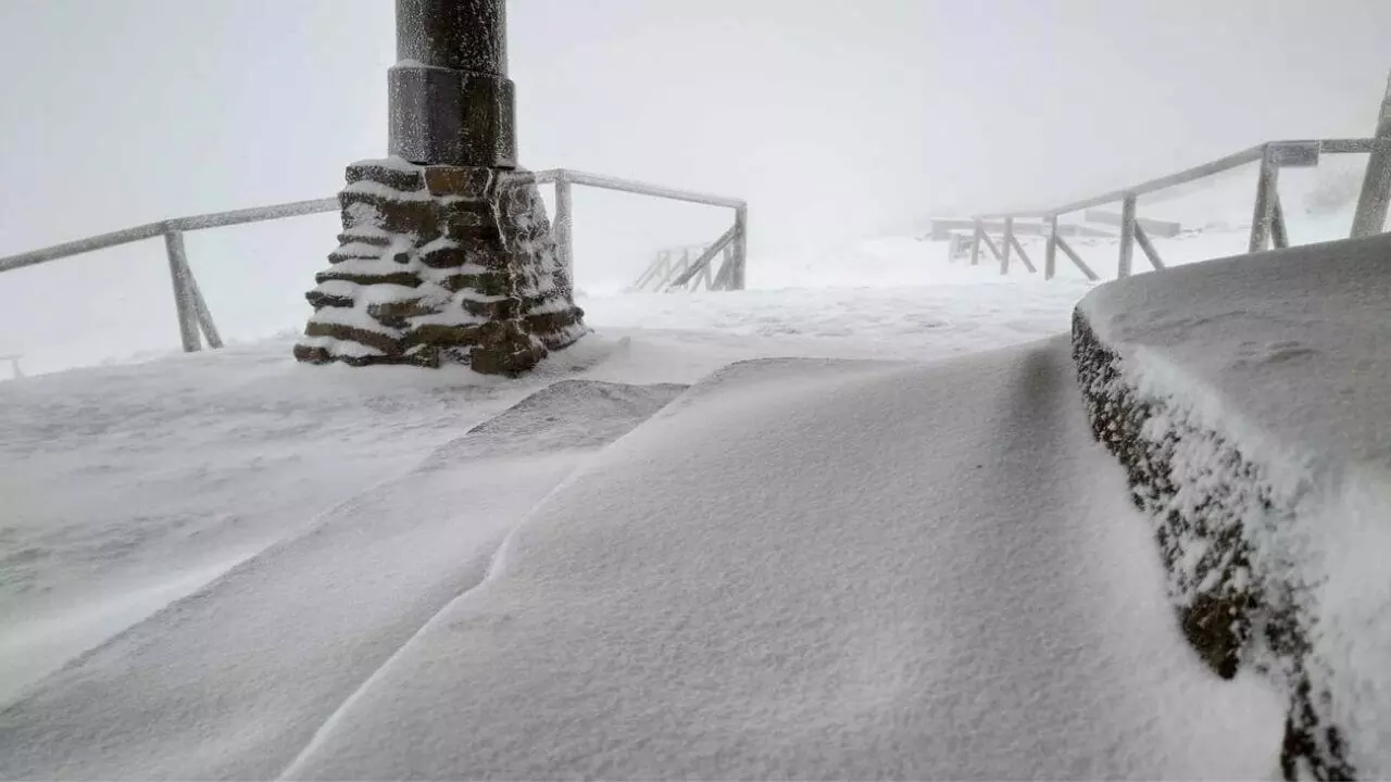 Niespodziewana zmiana pogody – śnieg na Połoninie Wetlińskiej 19.04.2024